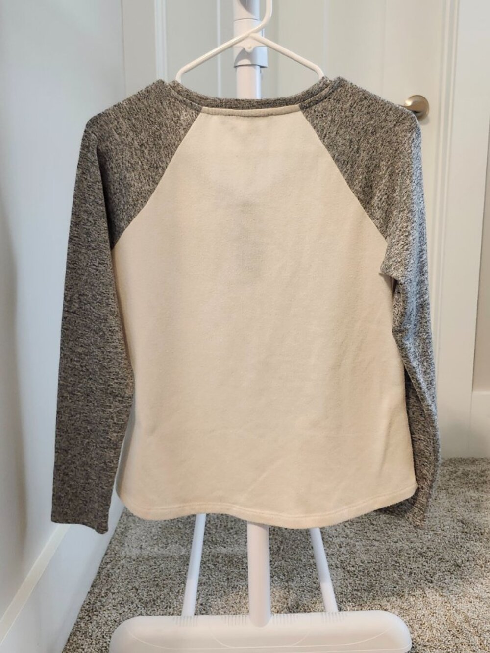 Tommy Hilfiger Two‑Tone Long Sleeve Henley Top – Cream & Gray – Size S – EUC - Picture 2 of 7
